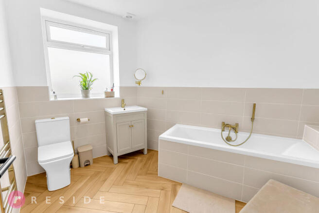 En-Suite Bathroom