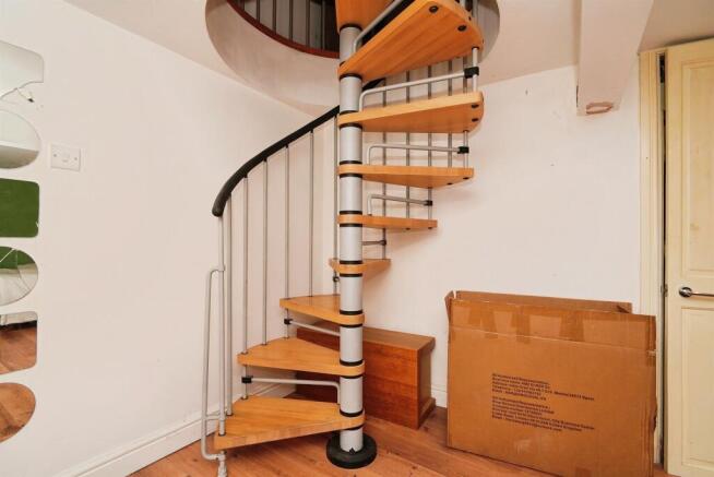 1 bed House for sale Image 6