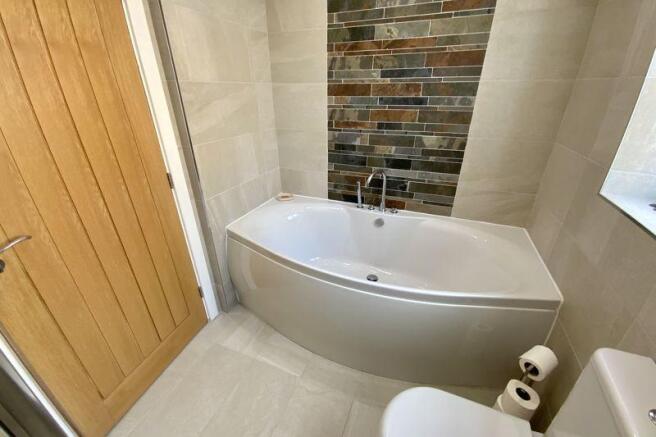 Family Bathroo...