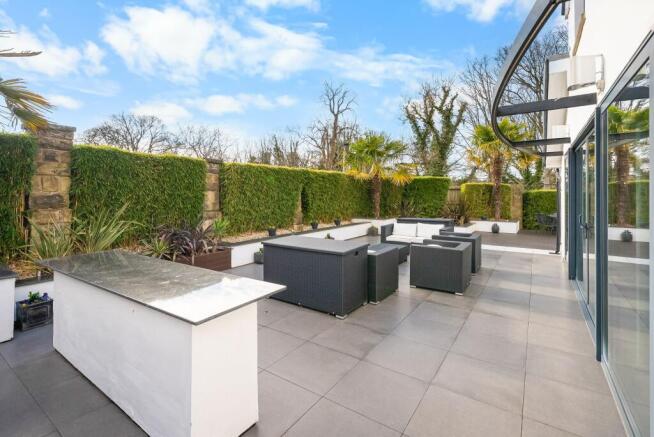 4 bed Detached for sale Image 11