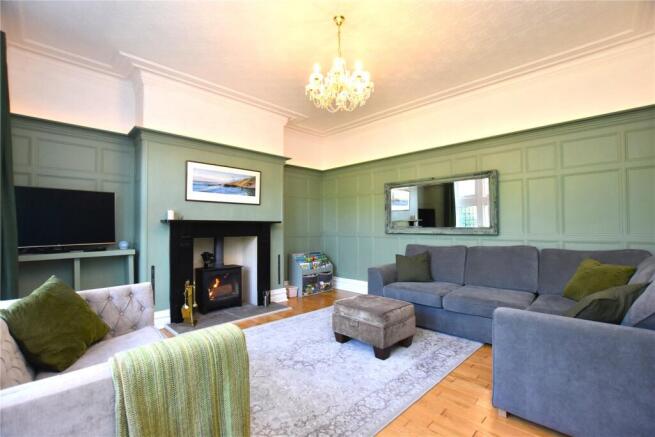 4 bed Semi-Detached for sale Image 9