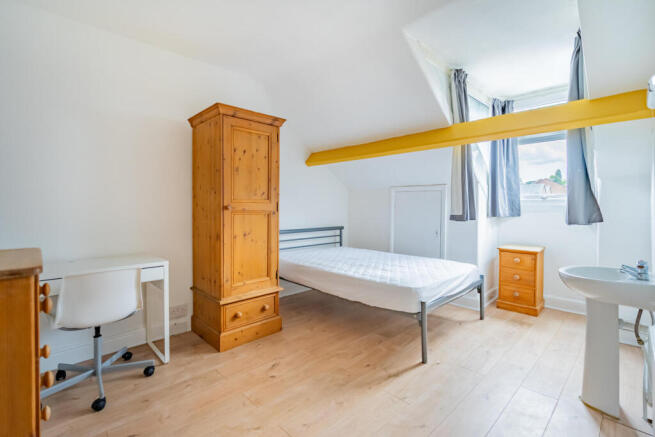 8 bed Town House for sale Image 12