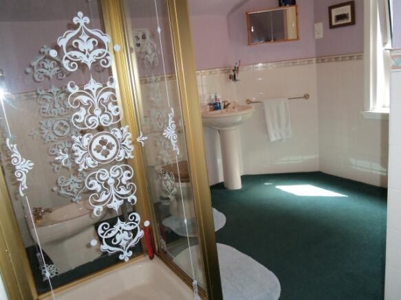 Upper Shower Room