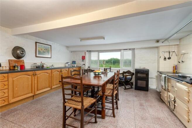 7 bed Detached for sale Image 8