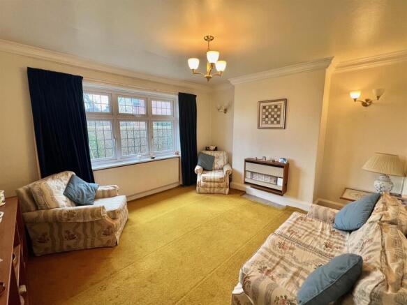 Bramleys Estate Agents - Knowl Road - Mirfield (7)