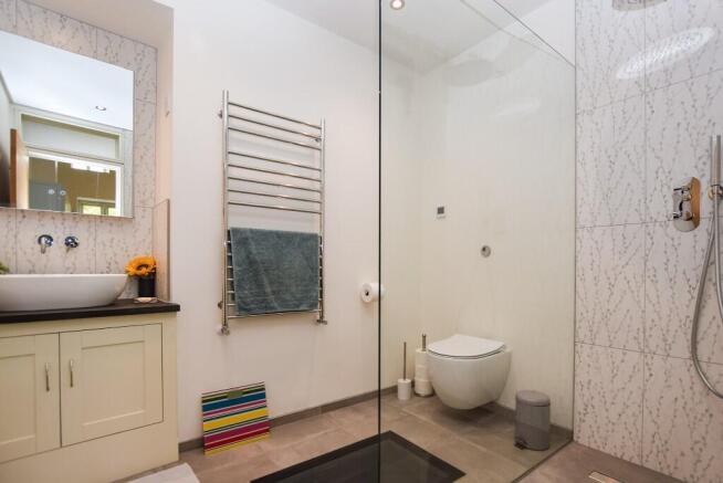 Downsrairs wet room