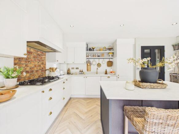 4 bed Detached for sale Image 11