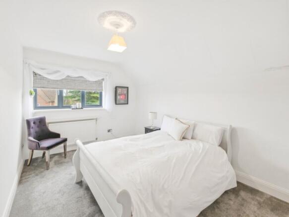 5 bed Detached for sale Image 10
