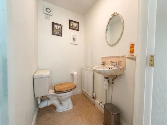 2 bed Semi-Detached Bungalow for sale Image 11