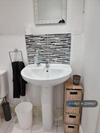 Main Bathroom-2