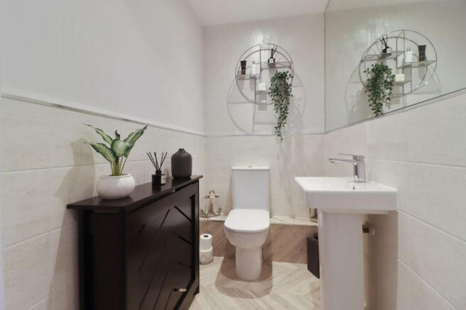 4 bed Detached for sale Image 6
