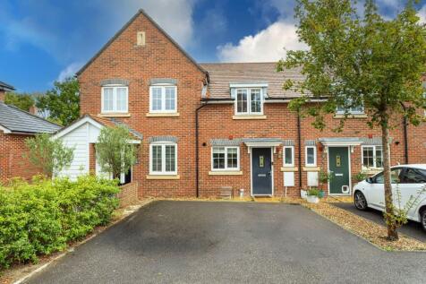 Vaughan Close, Hartley Wintney, RG27