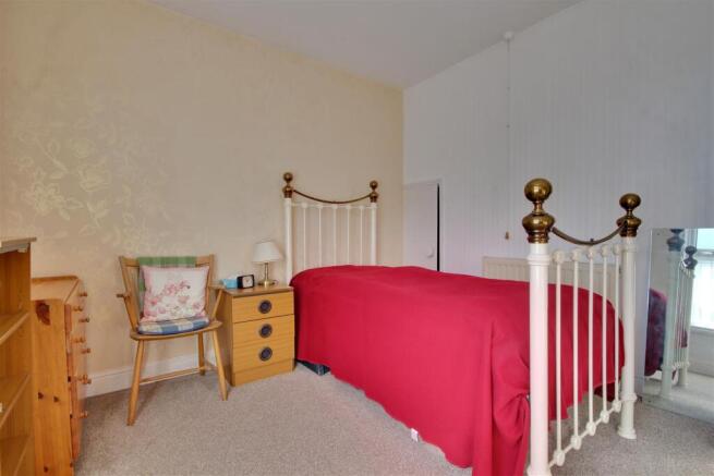 2 bed Terraced for sale Image 8