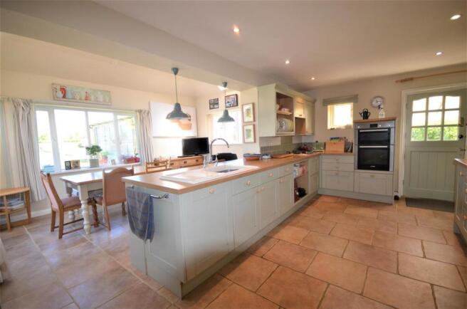 Kitchen/Breakfast Room