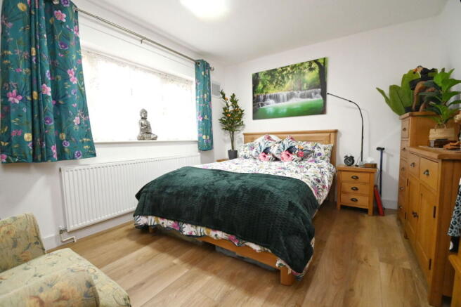 3 bed Semi-Detached for sale Image 9