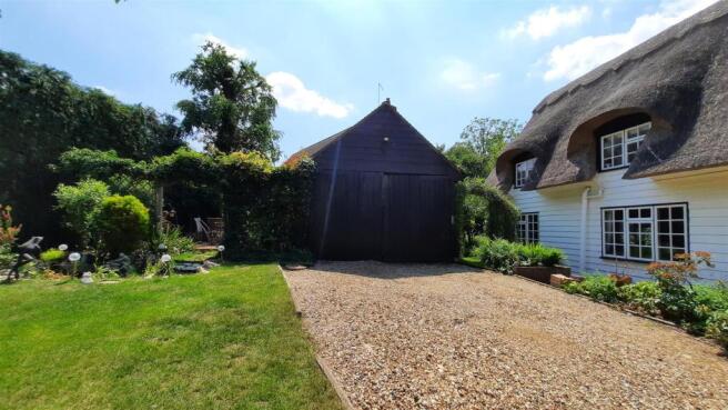 DETACHED GARAGE / BARN OUTBUILDING