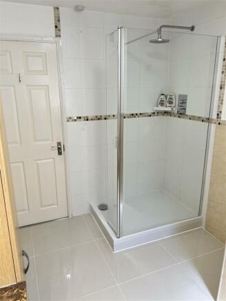 ShowerRoom2.jpg