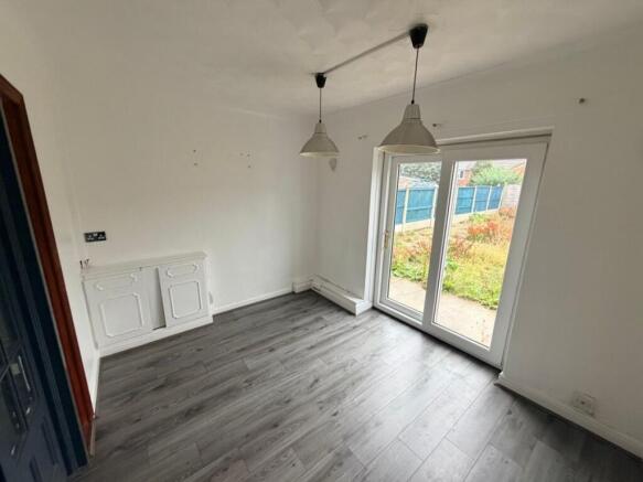 3 bed Semi-Detached to rent Image 4