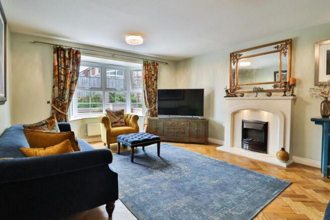4 bed Detached for sale Image 3