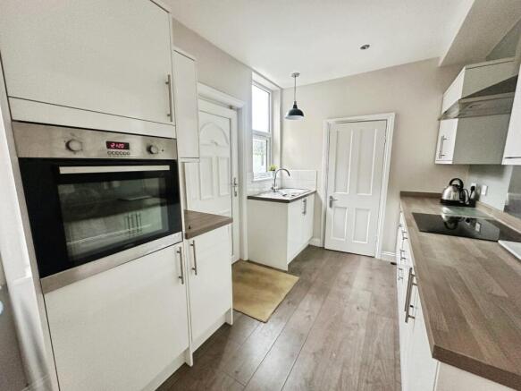 1 bed Apartment to rent Image 8
