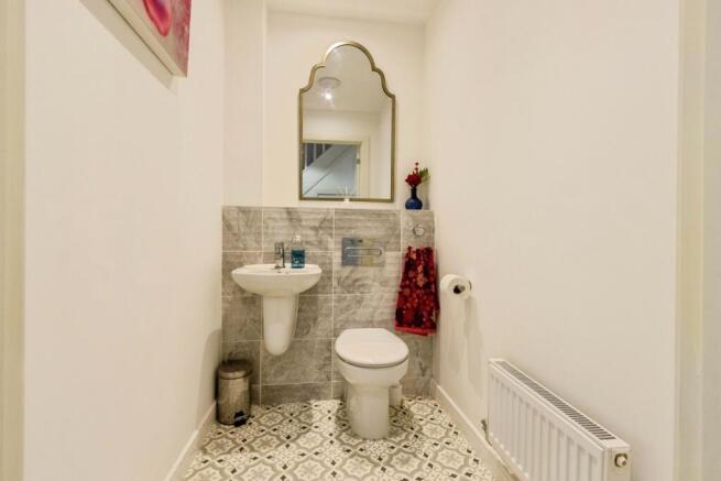 4 bed Detached for sale Image 10