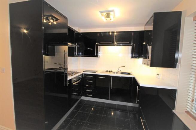 Kitchen (2).jpg