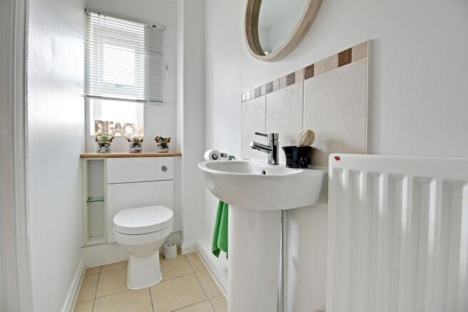 Ensuite to Bed 1