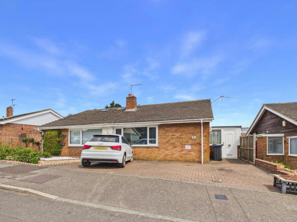 2 bed bungalow to rent Sleigh Road, Sturry CT2