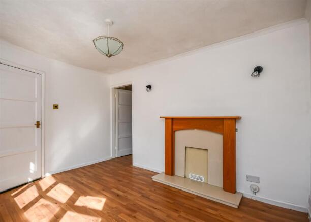 6 Manor Close-10.jpg