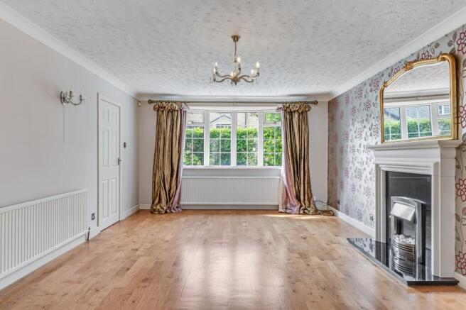 4 bed Detached for sale Image 10