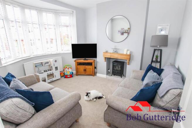 BAY FRONTED LOUNGE