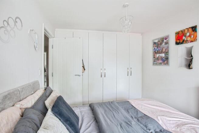 4 bed Town House for sale Image 12
