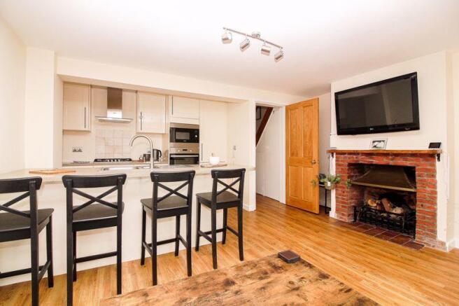 Kitchen/Sittin...
