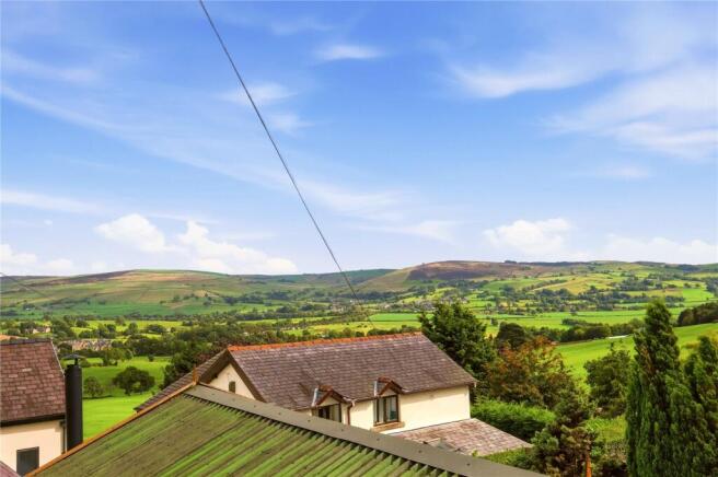 4 bed Semi-Detached for sale Image 4