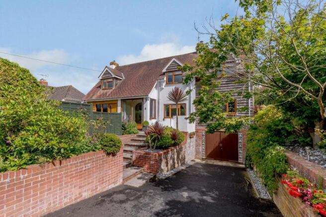 6 Bromley Road