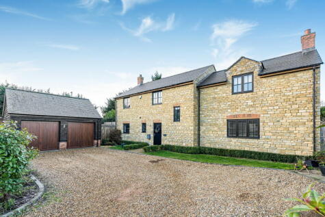 Reindeer Court, Potterspury, NN12 7FB