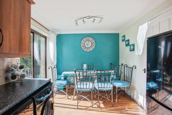 3 bed Semi-Detached for sale Image 11