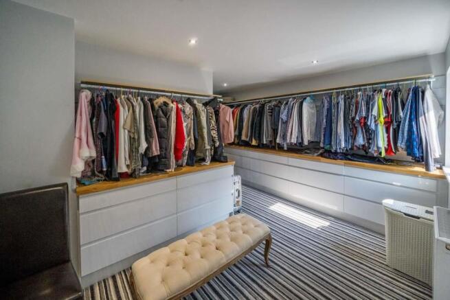 Dressing Room to Bedroom 1