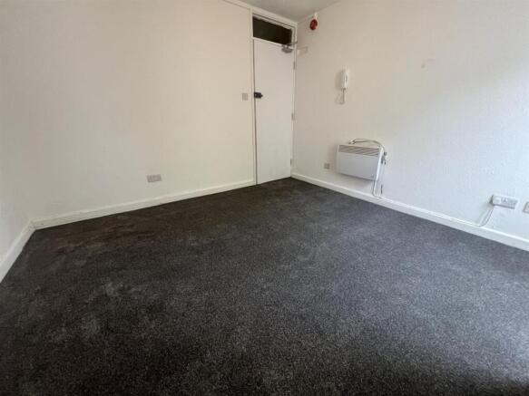 Living Room 2.jpg