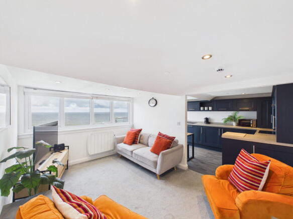 3 bed Penthouse for sale Image 5