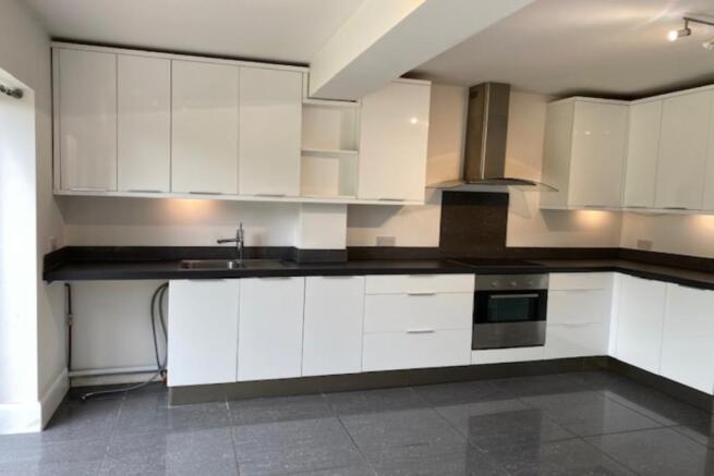 Kitchen / Dining Roo