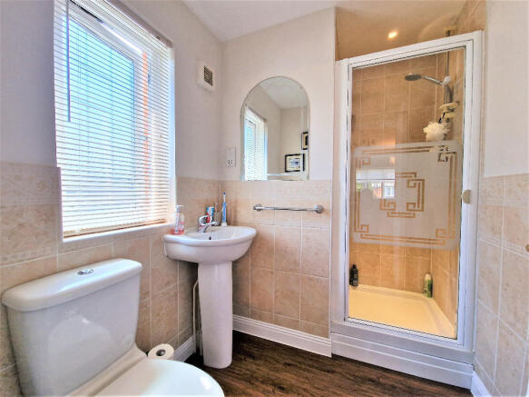 EN SUITE
