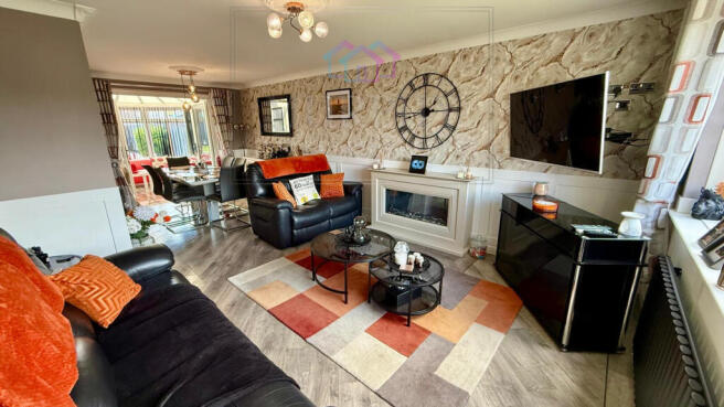4 bed Semi-Detached for sale Image 6