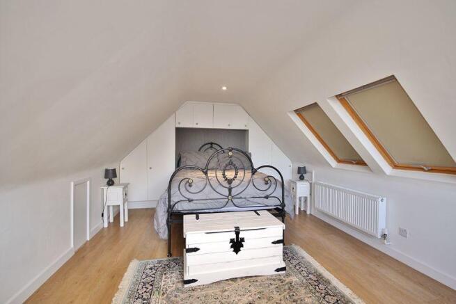 Bedroom - Gara...
