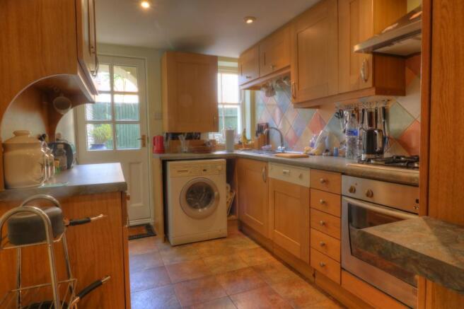 KITCHEN.JPG