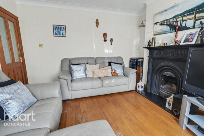 3 bed Semi-Detached for sale Image 6