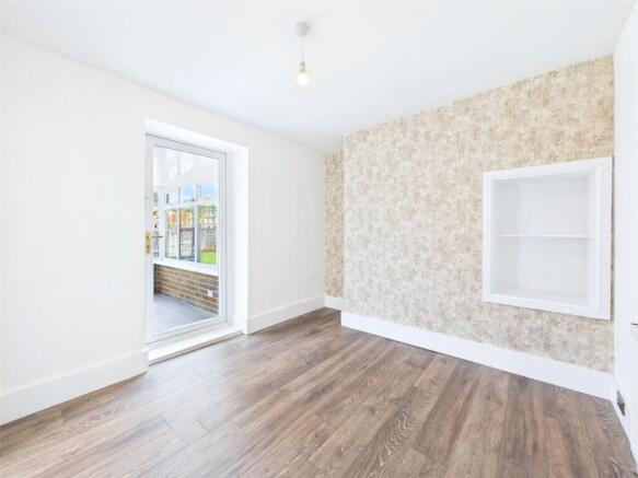 3 bed Semi-Detached for sale Image 8
