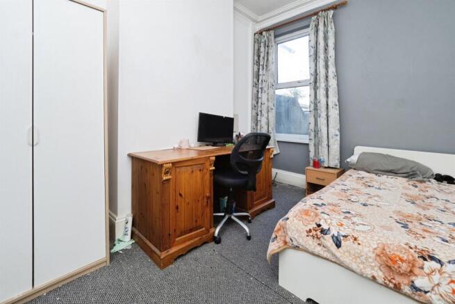 3 bed Terraced for sale Image 9