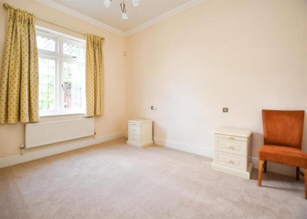 18c Southgate - Bed 1.jpg