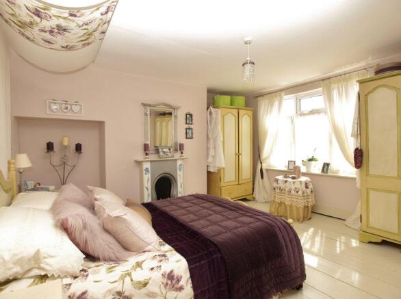 Bedroom 2 (Double with Ensuite)
